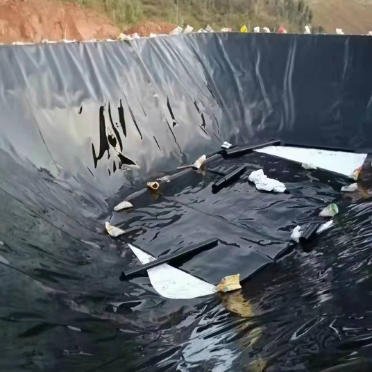 Puncture Resistant HDPE Geomembrane Liner for Durable Leak Proof Barrier in Agricultural and Industrial Applications