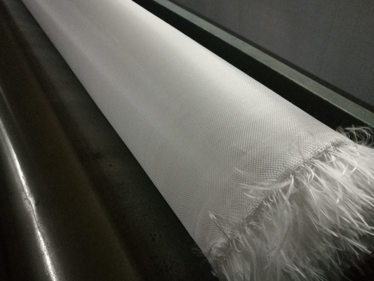 5.2m Width Woven Geotextile Fabric With Strength 10% Elongation And Heavy-Duty ≥12KN CBR Puncture Strength