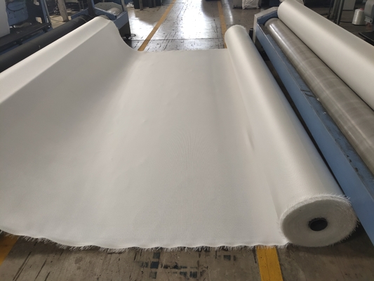 5.2m Width Woven Geotextile Fabric With Strength 10% Elongation And Heavy-Duty ≥12KN CBR Puncture Strength