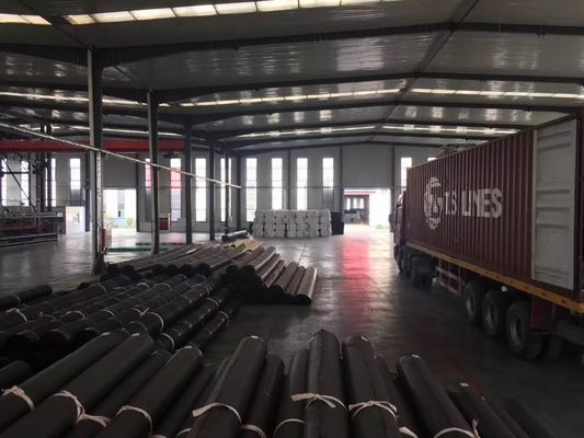 Tensile Strength ≥15MPa Oxygen Index ≥30% HDPE Geomembrane Liner For Durable Waterproofing Solutions