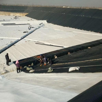 Puncture Resistant Short Fiber Non Woven Geotextile Protection Mat For River Embankment Slope Defense