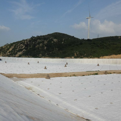 Puncture Resistant Short Fiber Non Woven Geotextile Protection Mat For River Embankment Slope Defense