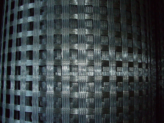 Bitumen Coated Fiberglass Geogrid 25KN Fibreglass Rendering Mesh Roll
