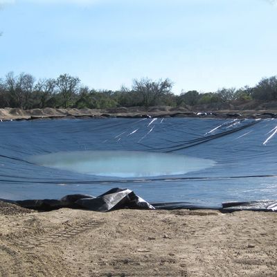 Length 50 to 100m HDPE Geomembrane Liner Offering Tensile Strength Above 15MPa and Carbon Black Content Ranging from 2.0 to 3.0 Percent